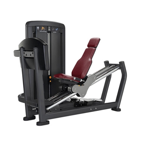 Nakaupo sa Leg Press Machine